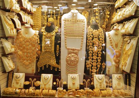 Gold Shopping in Dubai – 5 Tips Before Visiting Deira Gold Souk