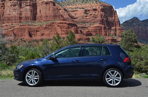 2015 Volkswagen Golf TDI Review by Larry Nutson +VIDEO