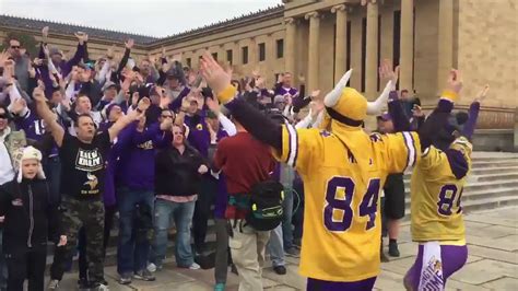 Vikings fans SKol Chant on Rocky Steps in Philadelphia - YouTube