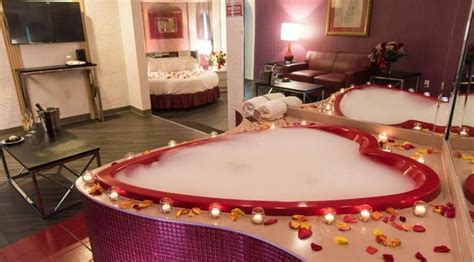 35 USA Hotels With Heart-shaped Hot Tub In The Room