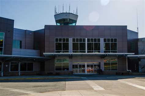 New scanner to ease luggage backlog at Juneau airport