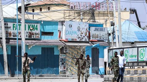 Militants Storm Hotel in Somalia, Leaving More Than 10 Dead - The New York Times