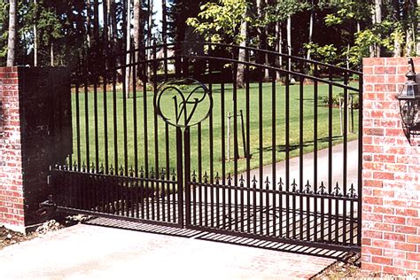 Double Swing Driveway Gate with Pillars - Automated Gates and Equipment