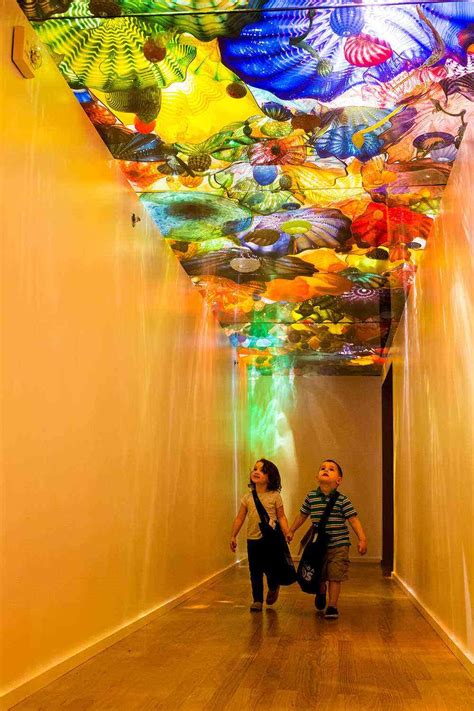 Where to See the Out-of-This-World Glass Art of Dale Chihuly – Fodors Travel Guide