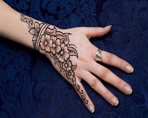 51+ Easy & Simple Mehndi Designs for Kids