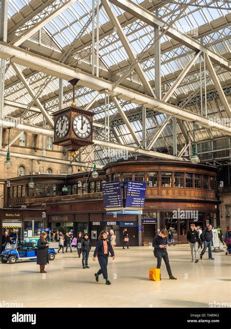 Glasgow Central Station Clock High Resolution Stock Photography and ...