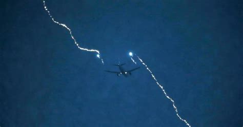 Lightning strikes plane near Heathrow as sky flashes blood red in ...