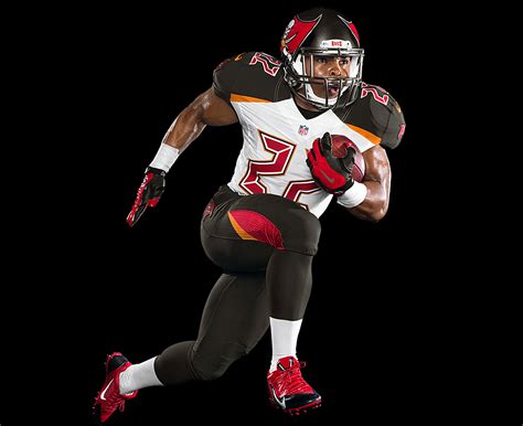 Tampa Bay Buccaneers Unveil New Uniforms [Update]