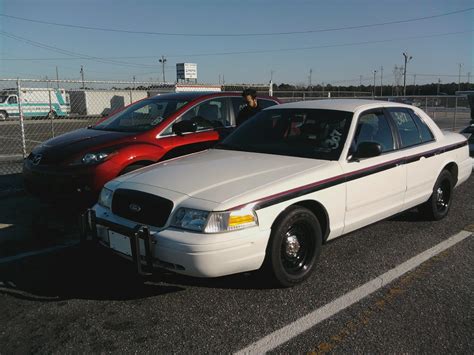 Ford Crown Victoria Police Interceptor P71 Police Package:picture # 3 ...