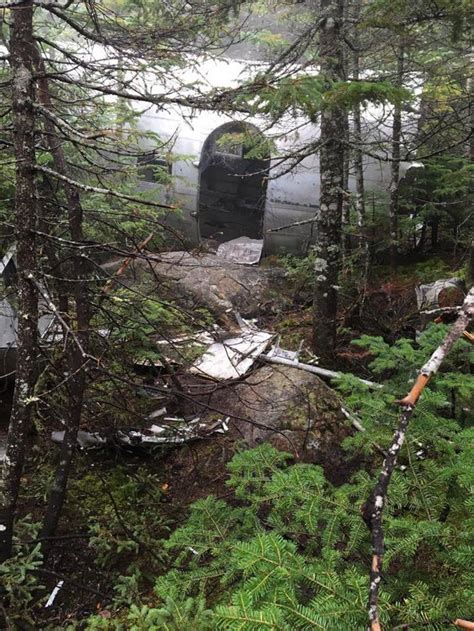 Wreckage of plane crash in the mountains of New Hampshire : pics