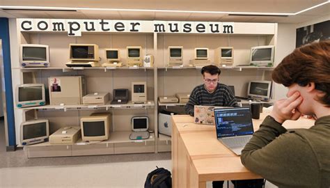 Computer museum connects learning, fun - Wheaton College Massachusetts