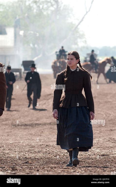 HAILEE STEINFELD, TRUE GRIT, 2010 Stock Photo - Alamy