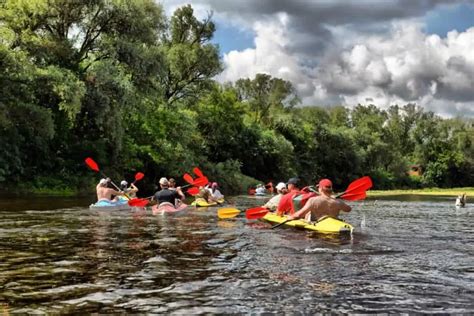 Insanely Helpful Kayaking Tips For Beginners: Everything First-Time Paddlers Should Know