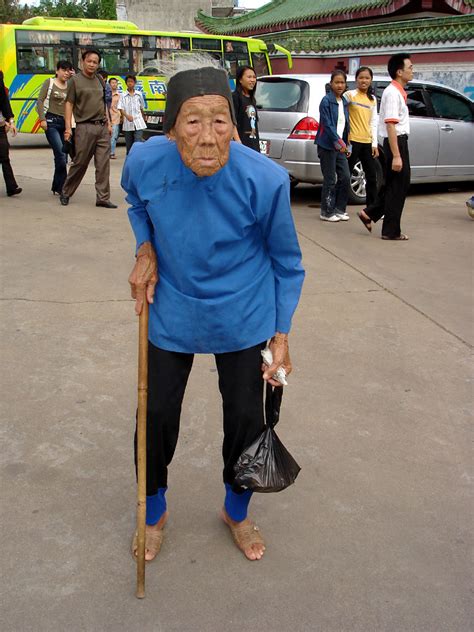 Centenarian at Hairui's Tomb | This old lady was gracious en… | Flickr