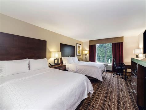 Holiday Inn Express & Suites Aiken Guest Room & Suite Options