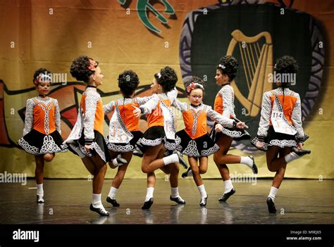 Irish dancers High Resolution Stock Photography and Images - Alamy