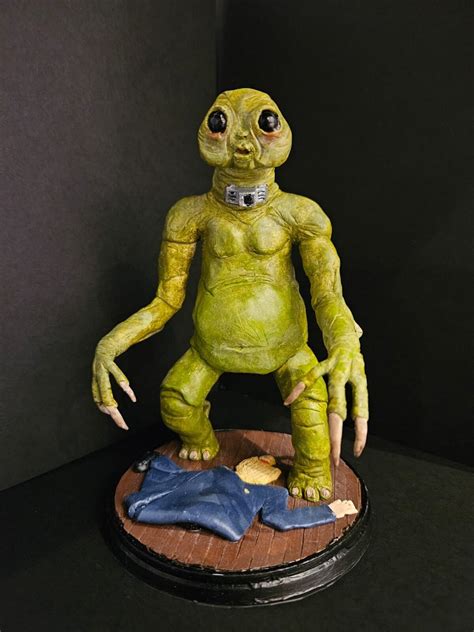 Doctor Who Slitheen Diorama/ Model - Etsy