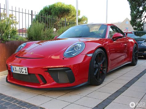 Carmine Red 2018 Porsche 911 GT3 Is a Sight For Sore Eyes - autoevolution