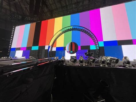 dykelor on Twitter: "RT @meanlore: beyoncé left out the lesbian flag because she knows taylor ...