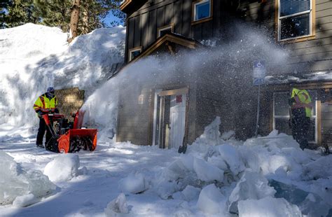 Mammoth Lakes' recent weather brings record snow to ski resort town ...