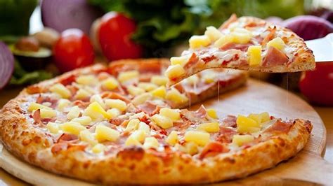 Canadian-Invented Hawaiian Pizza is Most Popular in U.S. This Year