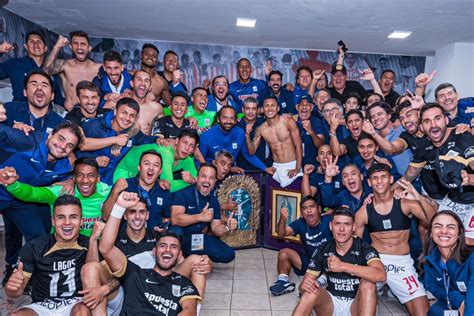 “Tenemos el corazón del pueblo”: Alianza Lima celebra con su hinchada ...