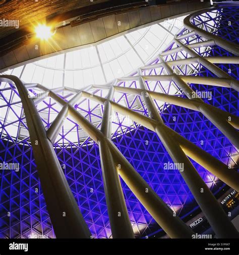 Architecture in London Kings Cross station Stock Photo - Alamy