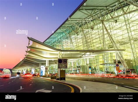 Flughafen Guangzhou Baiyun International Airport Terminal 1 in China Stock Photo - Alamy