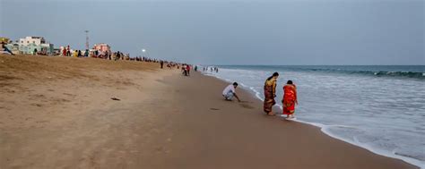 Puri Beach - Tours Orissa