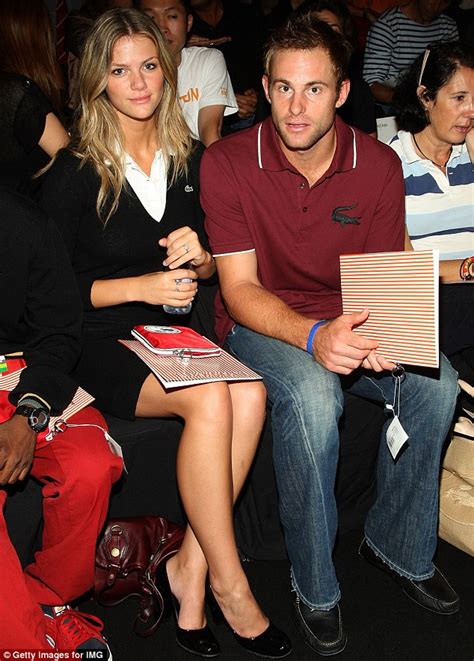 Retired tennis champ Andy Roddick and wife Brooklyn Decker sell sprawling $12.5M lakeside ...