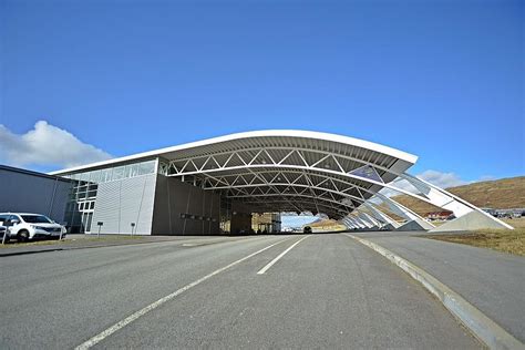 Vágar Airport gears up for busy Easter Monday