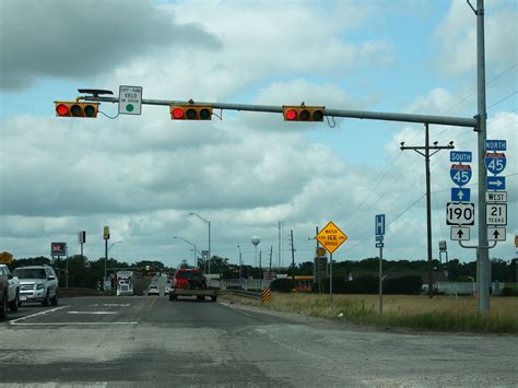 Why Texas Does Traffic Lights Differently: Side View