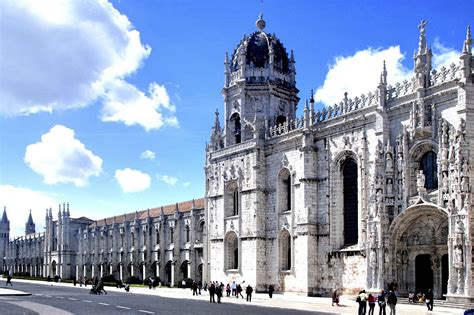 6-Monastery-of-Jeronimos-outside_Fotor-2 – Pan Euro Travel