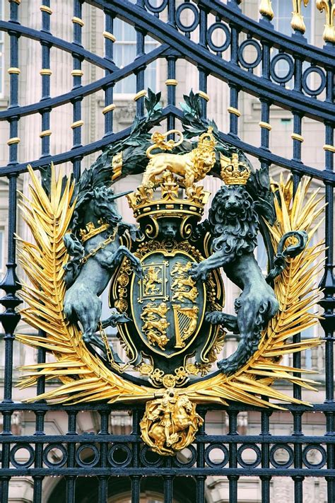 london, buckingham palace, detail, fence, united kingdom, palace, golden, coat of arms, royal ...