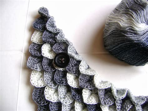 Creative Designs by Sheila Zachariae: Crocodile Stitch Scarf in 50 Shades of Grey