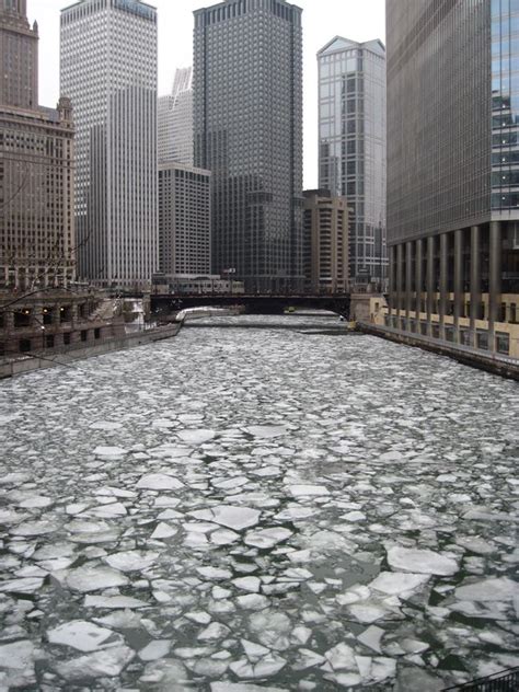 Chicago River in winter. Photo by Eastlake Victorian. | Chicago river ...