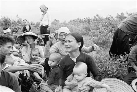 100 Years Of Women Refugees In 63 Riveting Photos | HuffPost