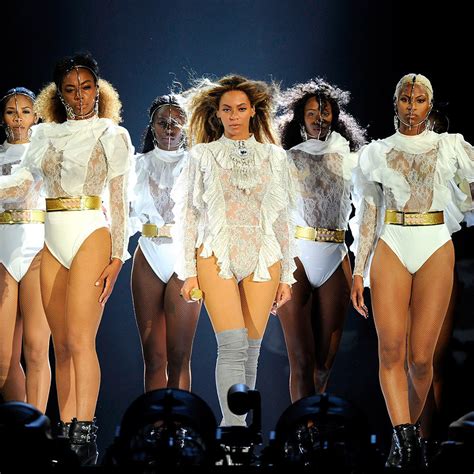 Beyonc├®: Every Outfit From The Formation Tour