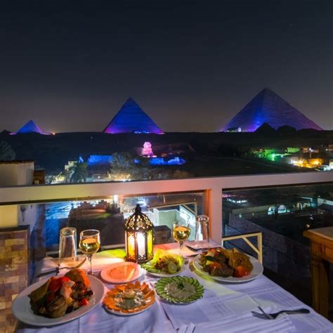 Cairo: Giza Pyramids Sound And Light Show With Dinner