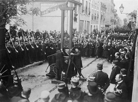 Public Execution Guillotine