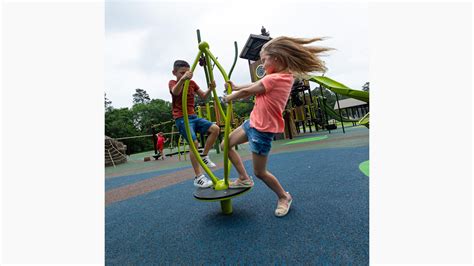 Elm Grove Elementary School - Nature-Inspired School Playground Towers