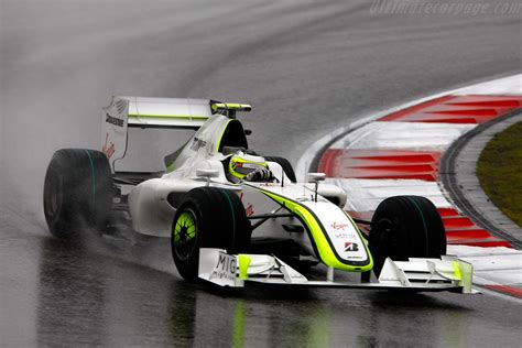 Brawn GP BGP001 Mercedes High Resolution Image (3 of 24)