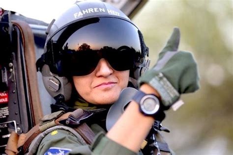 Ayesha Farooq, Female Pakistani Fighter Pilot, A New Beginning in PAF ...