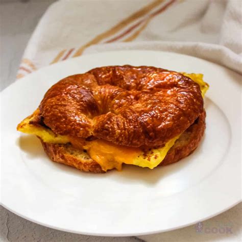 Bacon Egg & Cheese Croissant Breakfast Sandwich - The Default Cook