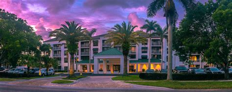 Naples Florida Hotels | Courtyard Naples