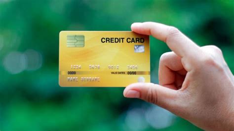 How to Apply for a Credit Card for the First Time