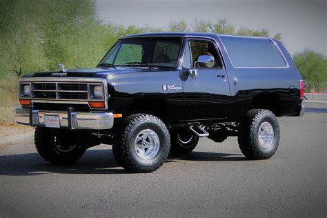 1988 DODGE RAMCHARGER 4X4