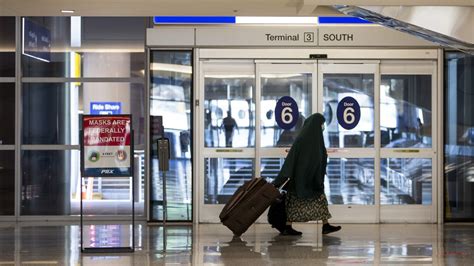 Sky Harbor Airport Terminal 3: The passengers are coming back