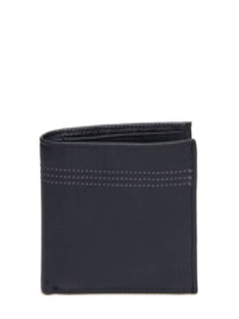 Buy Titan Men Black Leather Wallet - Wallets for Men 463421 | Myntra