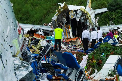 At least 18 dead in southern India plane crash